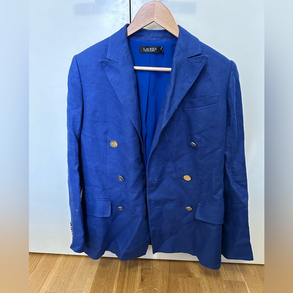 Ralph Lauren Linen Blazer. In great condition. Discontinued product. Size 2